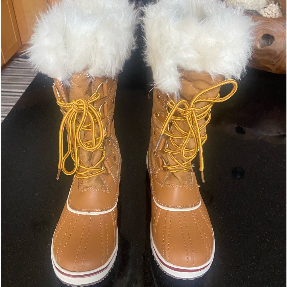 Global Win fur lines snow boots - like new worn only twice.